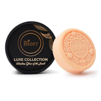 Timeless Glow Of The Jewel Shampoo Bar By Biorr